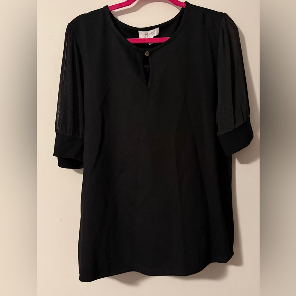 Nine West Black Short-Sleeve Keyhole Blouse